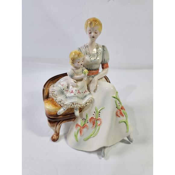 Josef Originals Collectibles Figurines Vintage Rare Mother Sitting With Child - Picture 3 of 9